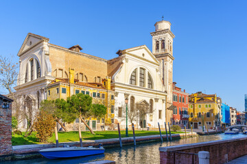Fototapeta na wymiar San Trovaso canal and church, in Venice