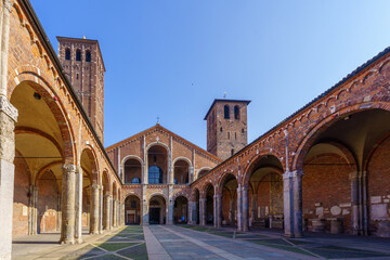 Fototapeta na wymiar Basilica di Sant Ambrogio, in Milan