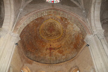 L'église collégiale Saint Lazare d'Avallon, de style roman, ville de Avallon, département de...