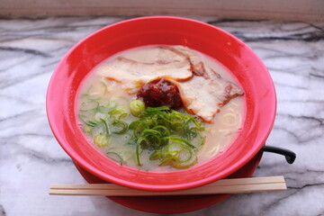 小豆島ラーメン　海辺にて