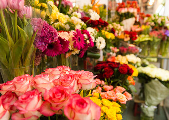 Obraz na płótnie Canvas beautiful bright interior of a flower shop in Ukraine with bouquets collected by professional florists