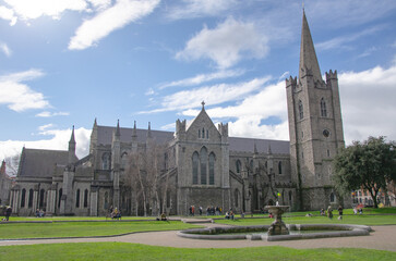 St. Patrick’s Cathedral in Dublin, Irland, ist die größere der beiden Kathedralen der anglikanischen Church of Ireland in der Stadt.