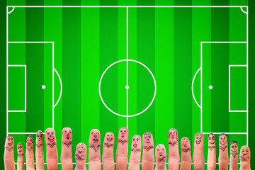 Fußballplatz mit lustigen Fingermännchen und Textfreiraum für individuelle Anpassungen
