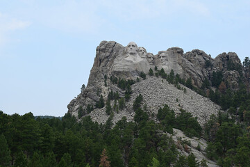 Fototapeta na wymiar National Monument Memorial Mount Rushmore In The Black Hills of South Dakota (Washington, Jefferson, Lincoln, Roosevelt)