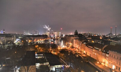 Silvester in Berlin Mitte – Feuerwerk am nachthimmel