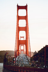Vertical shot of a Golden Gate Bridge on a sunny day