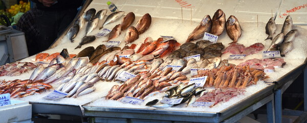 Fangfrischer Fisch auf dem Markt von Saloniki