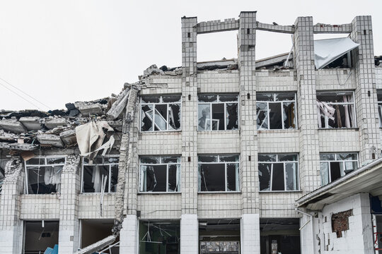 A school in the Ukrainian city of Zhytomyr was destroyed after a Russian ballistic missile hit (concept: Russian aggression)