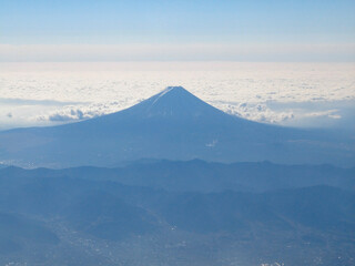 山梨県上空から見た富士山