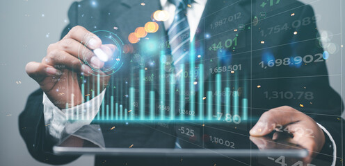 online stock trading business ideas Businessmen show the trend of driving digital currency to develop financial technology investment business. , online currency trading , market analysis
