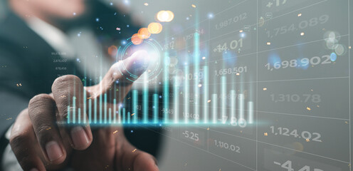 online stock trading business ideas Businessmen show the trend of driving digital currency to develop financial technology investment business. , online currency trading , market analysis
