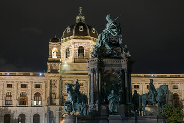 Fototapeta na wymiar Monument of empress Maria Theresa on Maria Theresa Square with Kunsthistorisches Museum in Vienna, Austria.