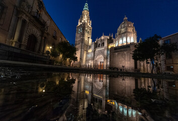 Fototapeta na wymiar Toledo Cathedral Reflection