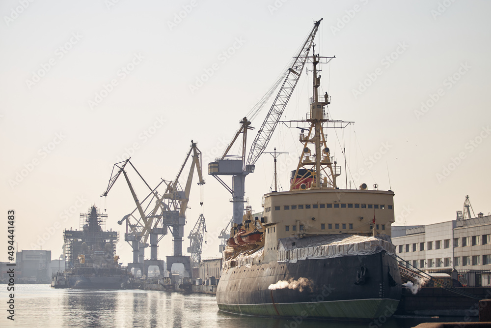 Wall mural ship in the port