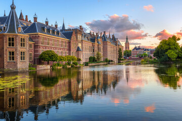 Fototapeta na wymiar The Binnenhof castle in the Hague city, Netherlands