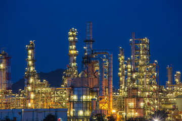 Fototapeta premium Twilight scene of oil refinery plant and power plant of Petrochemistry