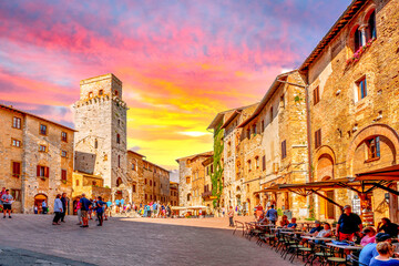 Altstadt von San Gimignano, Toskana, Italien  - obrazy, fototapety, plakaty