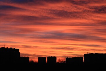 Fototapeta na wymiar Wschód słońca w mieście