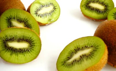 slices of kiwi