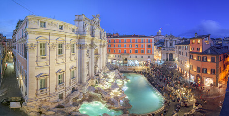 Obraz na płótnie Canvas Rome, Italy overlooking Trevi Fountain