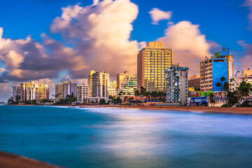 San Juan, Puerto Rico resort skyline on Condado Beach - obrazy, fototapety, plakaty