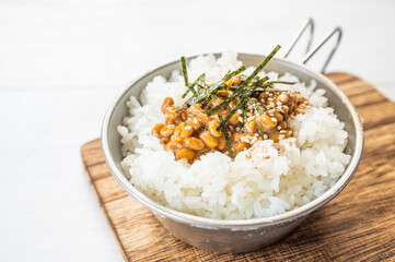シェラカップで炊いた納豆をご飯