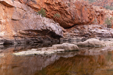 early morning view of the gorge walls at ormiston gorge in the west macdonnell ranges near alice springs