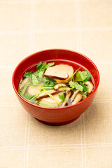 家庭料理　干し椎茸と三つ葉のお澄まし汁　和食　日本