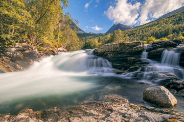 Fototapeta na wymiar waterfall in norway forest