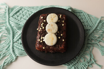 Génoise Chocolat & Oréo enrobés.