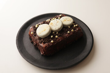 Génoise Chocolat & Oréo enrobés.