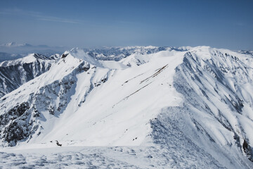 雪山の登山風景