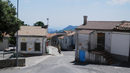 Fototapeta na wymiar View on old Italian village in the Apennines mountains