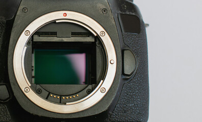 Close-up full-frame digital camera and lens mount sensors