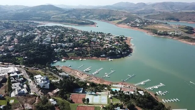 Imagem A&eacute;reas Escarpas do Lago Capit&oacute;lio MG