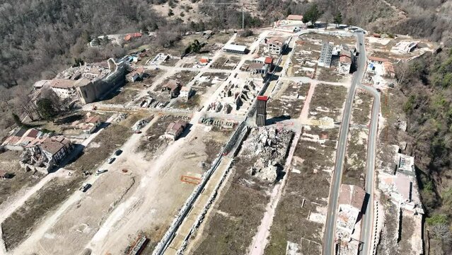 Amatrice, i resti del centro storico a 6 anni dal terremoto.
Vista aerea delle macerie di Amatrice nel 2022.