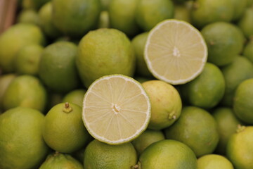 Naklejka na ściany i meble limes in the market