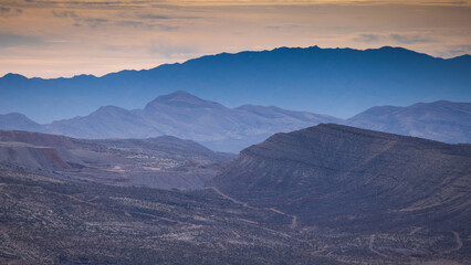 Naklejka na ściany i meble Mountains from Red Rock Canyon Nevada