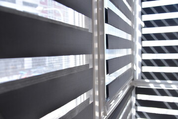 Fototapeta premium sunlight breaks through the blinds