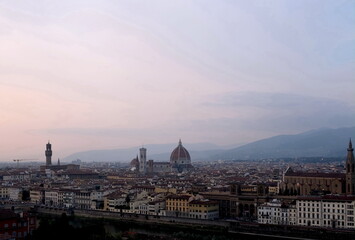 Fototapeta na wymiar An overlook of the city centre of Florence during sunset 