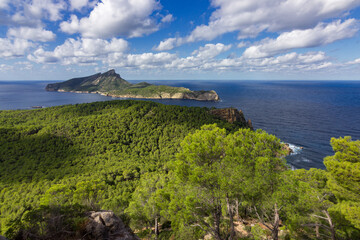 Obraz premium View of Sa Dragonera island in Mallorca (Spain)