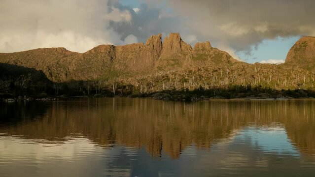 sunset close shot of mt geryon and lake elysia at the labyrinth in cradle mountain-lake st clair national park of tasmania, australia