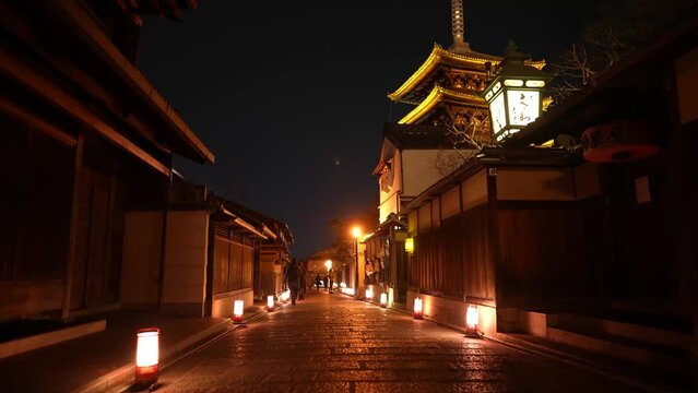 京都八坂の塔ライトアップ