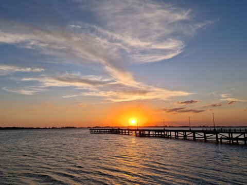 Atardecer en Chascomus. Muelle de pescadores.