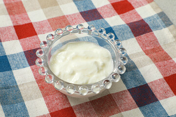 ガラスの器に入ったヨーグルト