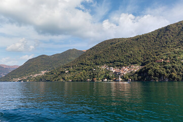 Fototapeta na wymiar beautiful city landscape on lake Como