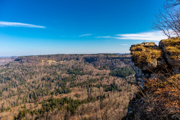 Frühlingshafte Entdeckungstour rund um die prächtige Burg Hohenzollern - Baden-Württemberg -...