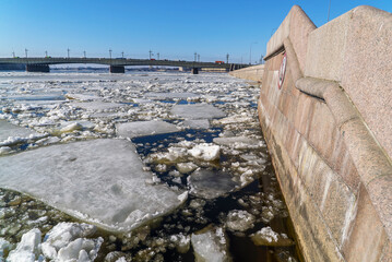 Spring ice drift on the Neva. Foundry Bridge .