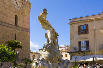 Fototapeta premium Fountain Triton at Piazza Vittorio Emanuele in Monreale, Sicily, Italy