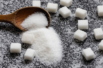 Image of white and crystal sugar.